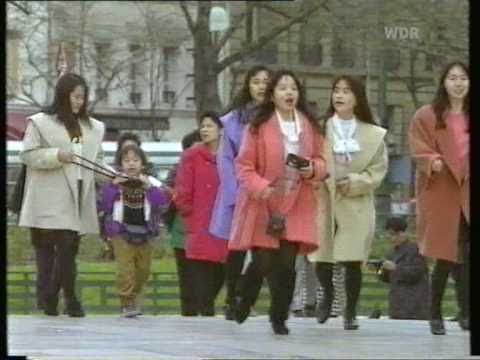 Wie Menschen sich außerhalb einer Gruppe manifestieren - Desmond Morris teil 3