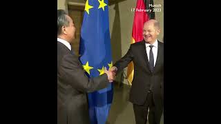 Download lagu China top diplomat Wang Yi meets German chancellor Scholz at MSC mp3