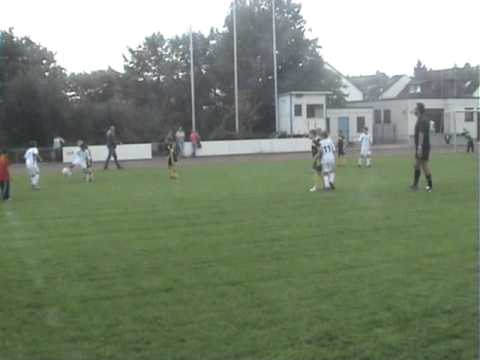 VfB Unterliederbach Miki 2 mit links