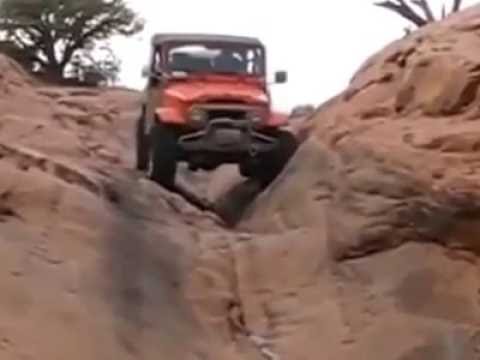 Range Rover Evoque Skate Park Stunt 2017 – Extreme Driving Challenge