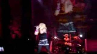 Hilary Duff - Haters (Live in Caracas Venezuela)