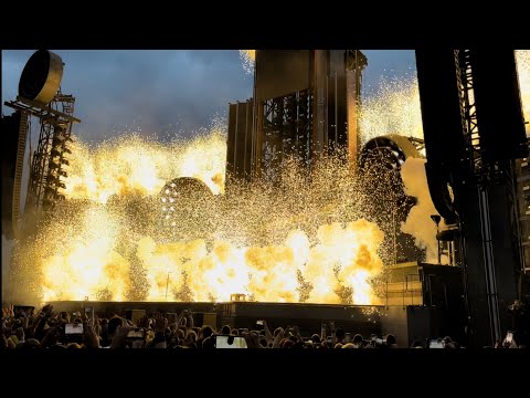 Rammstein Intro + Armee der Tristen - live in Prague 16.5. 2022