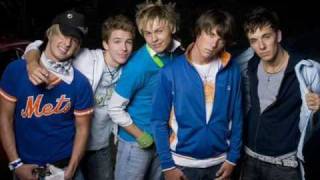 Varsity fan club- shes lookin&#39; for love(in the club)