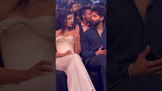 Download lagu Shahid Kapoor and Kroti Sanon At IIFA 2025 mp3 Download lagu Shahid Kapoor and Kroti Sanon At IIFA 2025 mp3