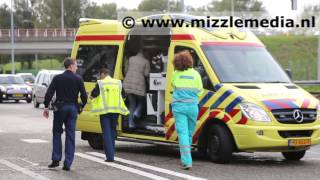 preview picture of video 'Baby naar ziekenhuis na ongeval op de A208 bij Santpoort-Noord'