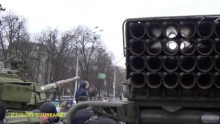 preview picture of video 'Tank, Grad, Smerch & Missiles near Mikhail Cathedral in Kiev, Ukraine 23.02.2015'