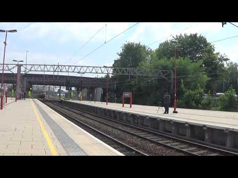 Stafford Railway Station 90041/90043/90018/90037 on 4S44 and 4M25 on the 29th May 2018