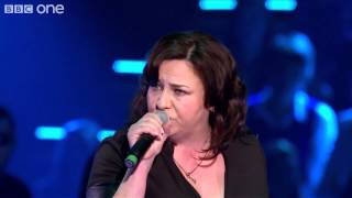 Lindsey Butler Vs Matt and Sueleen: &#39;Born To Run&#39; - The Voice UK - Battles 2 - BBC One