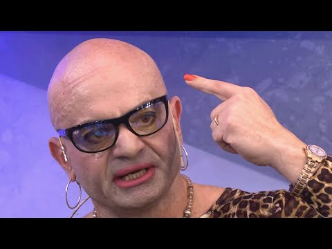 TRANIELA SE SACÓ LA PELUCA EN VIVO PARA DAR UN MENSAJE SOBRE IDENTIDAD DE GÉNERO