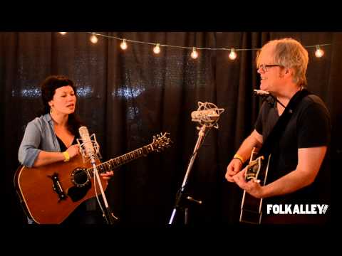 Folk Alley Sessions: Winterpills - "Wanderer White"