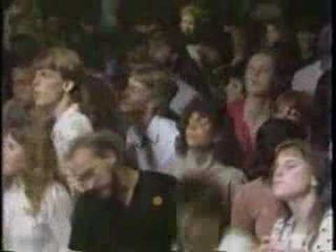 The Hooters - Trouble In Paradise