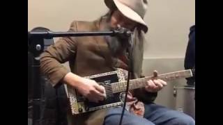 Lazer Lloyd Fires Up Morgan's Garage Guitars Hot New Cigar Box