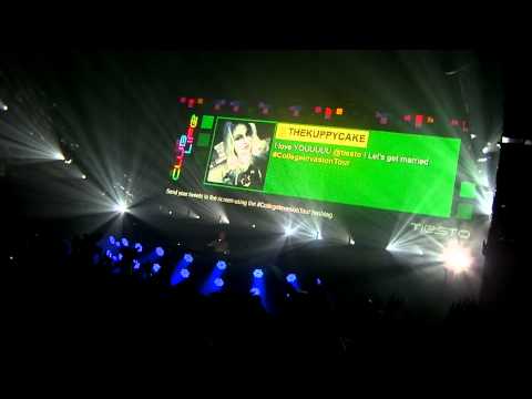 Porter Robinson plays "Raise Your Weapon" vs. "Say My Name" in Austin 8/29/11