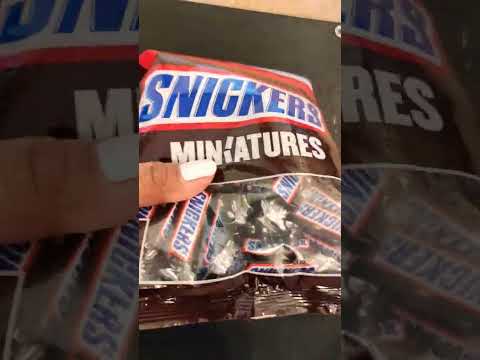 SNICKERS MINIATURE CHOCOLATES #shorts #asmr  #satisfyingvideo #chocolate
