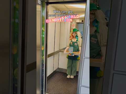 WHO WON? 🫣💚 #cosplay #dandysworld #megaconlive #comiccon #meme #roblox #gaming #dandy #vee #astro