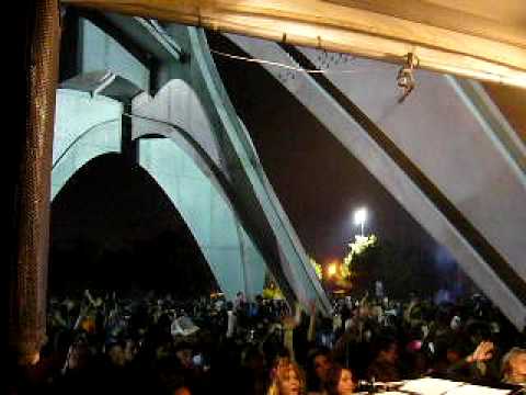 Piknic Électronik-Zombie Disco Squad