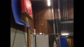 faze tari cos de pe trambulina