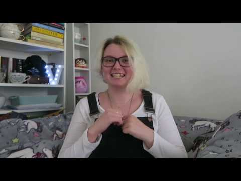 Business Update:  Why I Am Giving Up My Blog For Now - Vickiie's Adventure Video