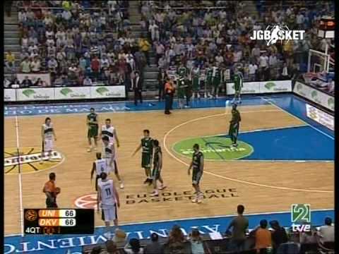 Euroliga Unicaja Málaga - Joventut de Badalona. 11/02/2006. Cananaste en una decima de Rudy Fernández