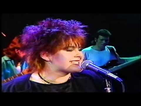 Thumbnail for More Alison Moyet sings with Little Sister - Rare early TV appearance by Little Sister