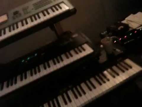 BONETRIPS/ AROM STUDIO.MOV