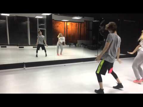 Videoclip de Red Lipstick (Album Version) — Rihanna