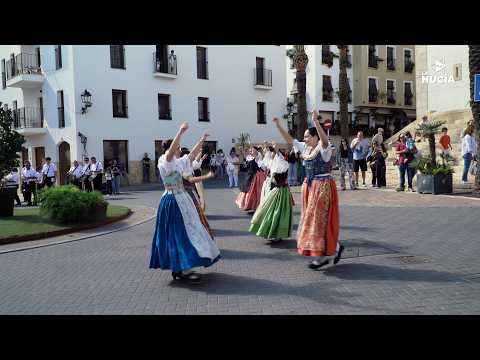 La Nucía se llenó de “música al carrer”, “danses” i “tradició” en el “9 d’octubre”