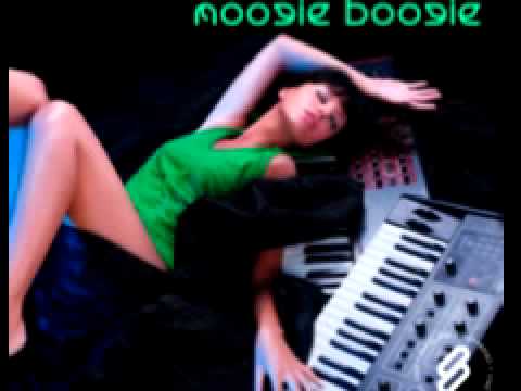 DiscoDen 'Moogie Booie' (Carl Roda & Marc Fisher Remix)