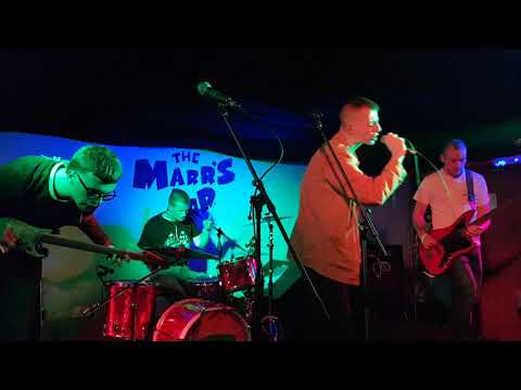 The Earnest Spears - "Never Fight A Man With A Perm" (live at the Marr's Bar, Worcester)