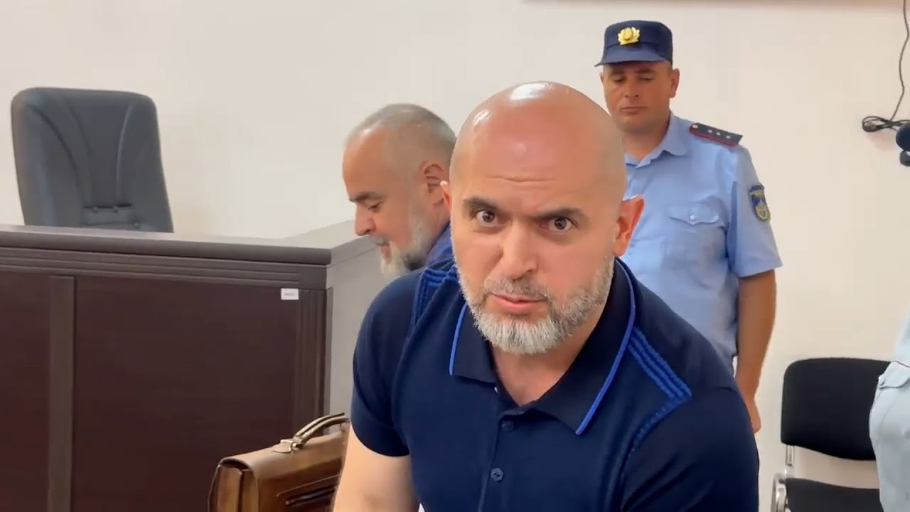 Ինքը վարչապետ ա, ես կալանավոր, բայց մեկ ա՝ նախանձում ա. Աշոտյան