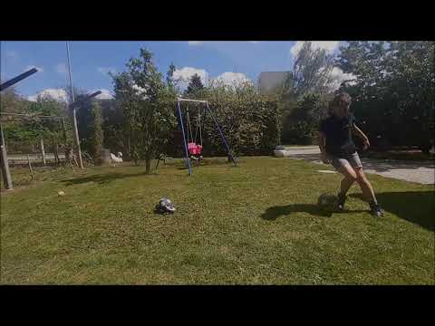 Training at home Dribbling drill - Outside Cut Turn