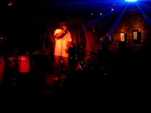 Mighty Moe Betta - Bounce (live) - Apache Cafe Hip Hop Jam Session 1/19/10