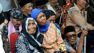 Download lagu Netherlands apologises for 1947 Indonesia massacre mp3
