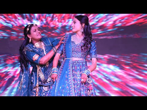 Chanda Mere Chanda Mother - Daughter Duo Sangeet Performance #viral #dance #sangeet #duet