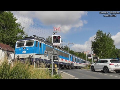 železniční přejezd Plzeň-Doudlevce - P884 / 04.07.2023 / Czech railroad crossing