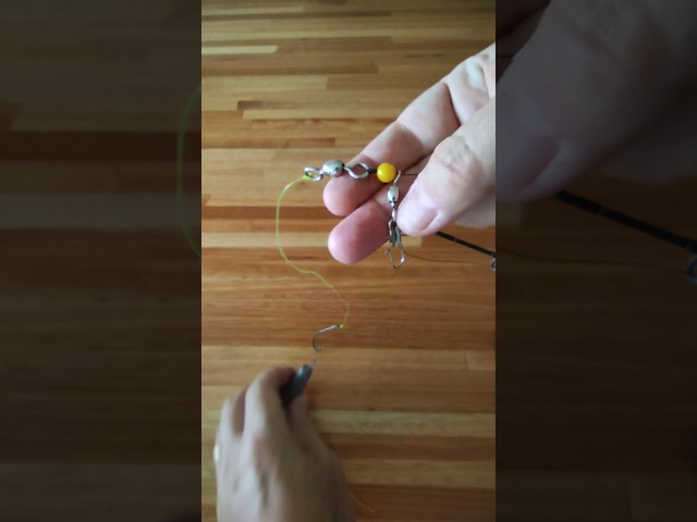 Vídeo relacionado con 10 anzuelos de pesca estilo loco hechos de acero al carbono con amplio espacio y penetración eficiente para aplicaciones de aparejo central (2#)