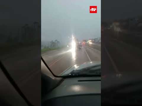 Temporal com ventos e granizo causa destruição em cidades no PR #shorts