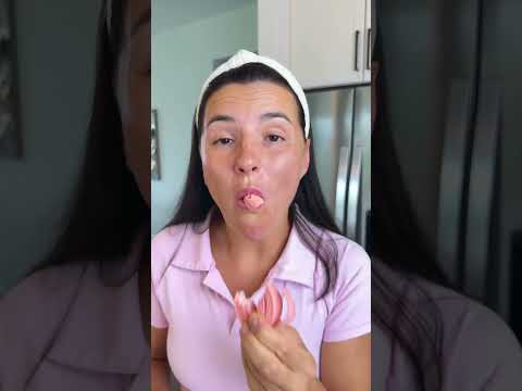 How To Eat Candy Right! 😳