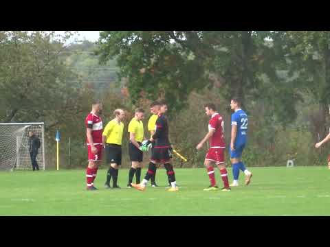 Einlauf der Mannschaften SV Ebersbach 1910 - TSG Salach am 03.10.2022