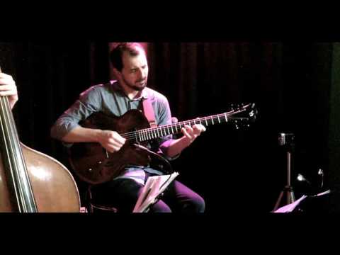 Romain Pilon Trio : Blue - guitar solo