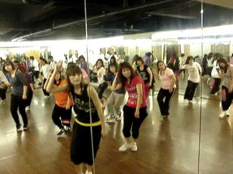 110330-GEE-GIRLS-Mr. Black