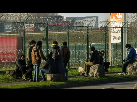 France Migrants Crisis: Macron in Calais, pressures UK to pay up