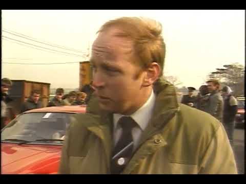 THE VOICE OF REASON JIM ALLISTER SPEAKS AT THE UNIONIST ROAD BLOCKADE IN CARRICKFERGUS BRITISH ISLES