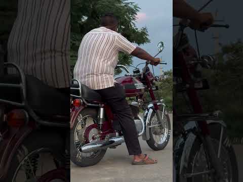 The Yezdi Road King's Design Was Inspired by the Jawa CZ 250 Racing Bike. #yezdi #yezdiroadster