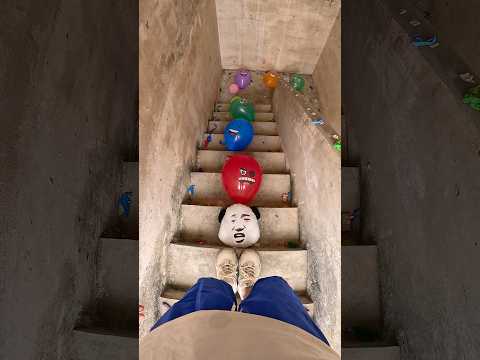 👣🎈💥Challenge the staircase obstacle course and pop the colorful balloons!#shorts