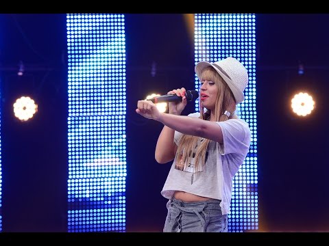 Gnarls Barkley - "Crazy". Vezi interpretarea Annei Marie Ionescu, la X Factor!