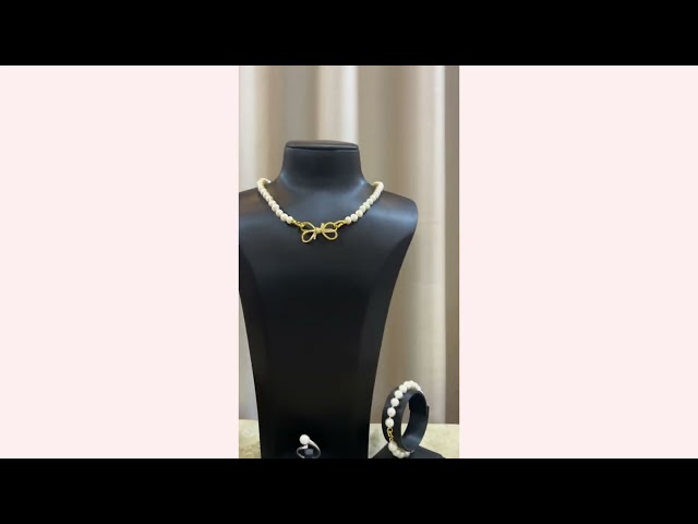 طقم لؤلؤ زراعي وفضة مطلي ذهب فخم جدا