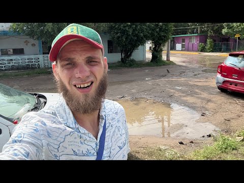 Deep Inside Mexico’s Narco Beach Protected by Aliens | Tampico 