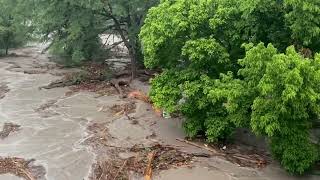 Incredible video of flood waters carrying house in Center Point, Texas