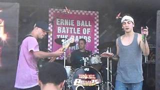 Forget Me In Vegas- Drive All Night (VANS Warped Tour 2011)